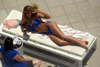 Amy Willerton feet photo thumbnail