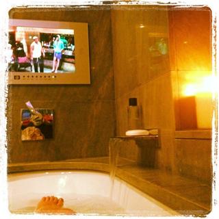 Amy Willerton feet photo thumbnail