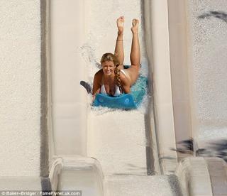 Amy Willerton feet photo thumbnail