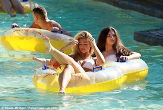 Amy Willerton feet photo thumbnail