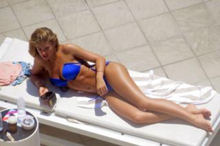 Amy Willerton feet photo thumbnail