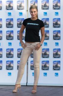 Amy Willerton feet photo thumbnail