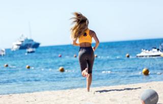 Amy Willerton feet photo thumbnail