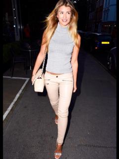 Amy Willerton feet photo thumbnail