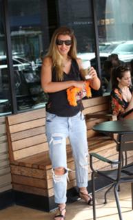 Amy Willerton feet photo thumbnail