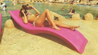 Amy Willerton feet photo thumbnail