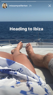 Amy Willerton feet photo thumbnail