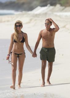 Amy Willerton feet photo thumbnail