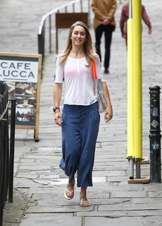 Amy Williams feet photo 1