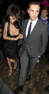 Amy Winehouse feet photo thumbnail