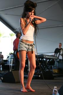 Amy Winehouse feet photo thumbnail
