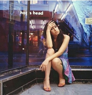 Amy Winehouse feet photo thumbnail