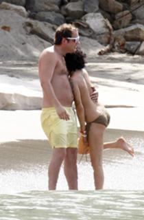 Amy Winehouse feet photo thumbnail