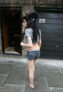 Amy Winehouse feet photo thumbnail