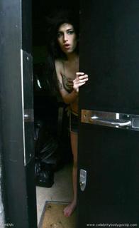 Amy Winehouse feet photo thumbnail