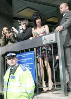 Amy Winehouse feet photo thumbnail