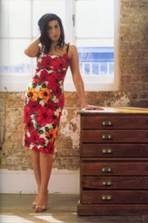 Amy Winehouse feet photo thumbnail