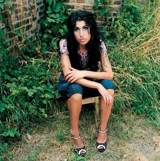 Amy Winehouse feet photo thumbnail