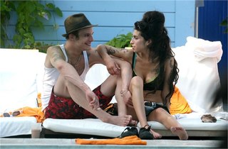 Amy Winehouse feet photo thumbnail