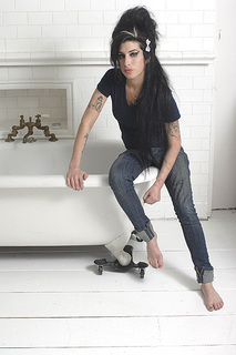 Amy Winehouse feet photo thumbnail