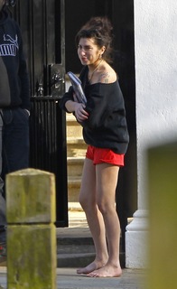 Amy Winehouse feet photo thumbnail