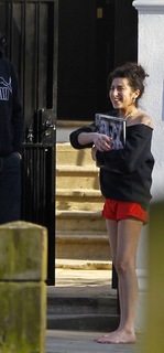 Amy Winehouse feet photo thumbnail