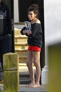 Amy Winehouse feet photo thumbnail