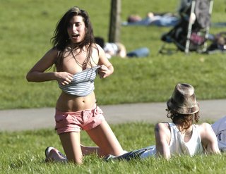 Amy Winehouse feet photo thumbnail