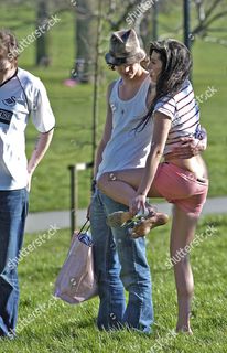 Amy Winehouse feet photo thumbnail