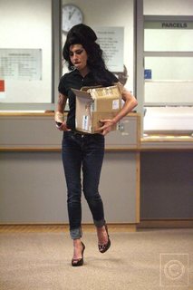 Amy Winehouse feet photo thumbnail