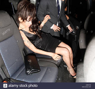 Amy Winehouse feet photo thumbnail