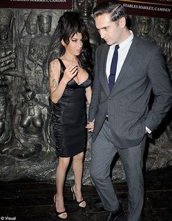 Amy Winehouse feet photo thumbnail