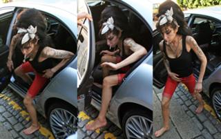 Amy Winehouse feet photo thumbnail