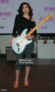 Amy Winehouse feet photo 14