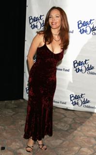Amy Yasbeck feet photo thumbnail