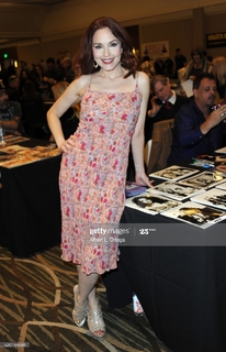 Amy Yasbeck feet photo thumbnail