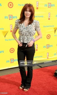 Amy Yasbeck feet photo thumbnail