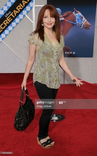 Amy Yasbeck feet photo thumbnail