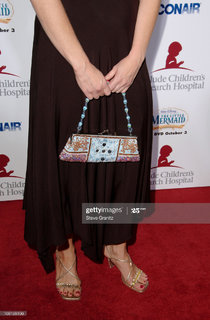 Amy Yasbeck feet photo thumbnail