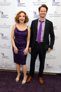 Amy Yasbeck feet photo thumbnail