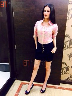 Amyra Dastur feet photo 1