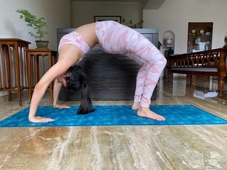 Amyra Dastur feet photo 1