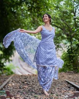 Amyra Dastur feet photo 5