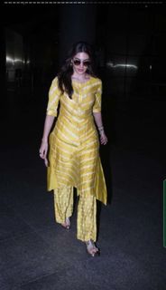 Amyra Dastur feet photo 1