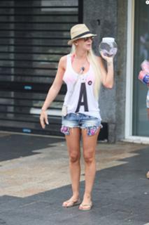 Amélie Neten feet photo 18
