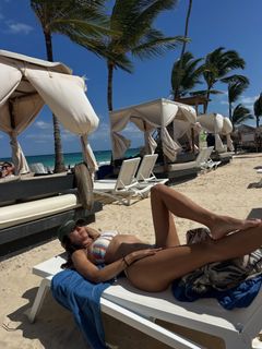 Ana Albadalejo feet photo 9