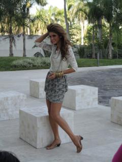 Ana Barbara feet photo thumbnail