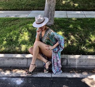 Ana Barbara feet photo thumbnail