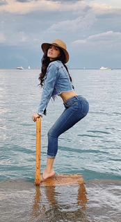 Ana Barbara feet photo thumbnail