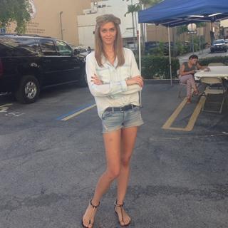 Ana Beatriz Barros feet photo thumbnail